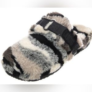CAMO GREY UGG SLIPPERS| SIZE 6 ✨